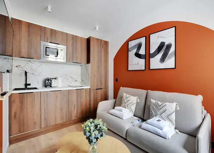 Charming - - Mobility Lease 아파트 생클루